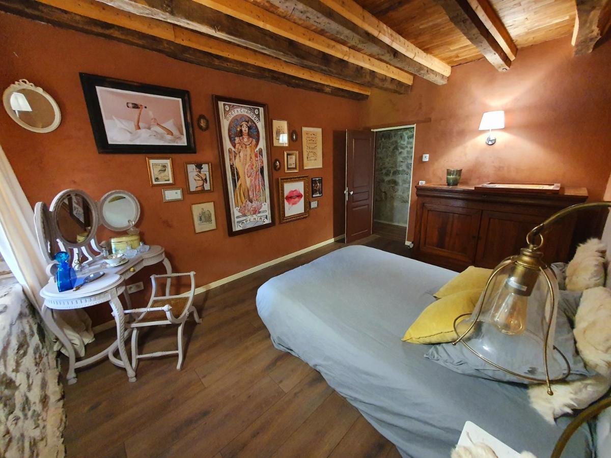 Gite De La Genevriere Saint-Chamant Екстериор снимка